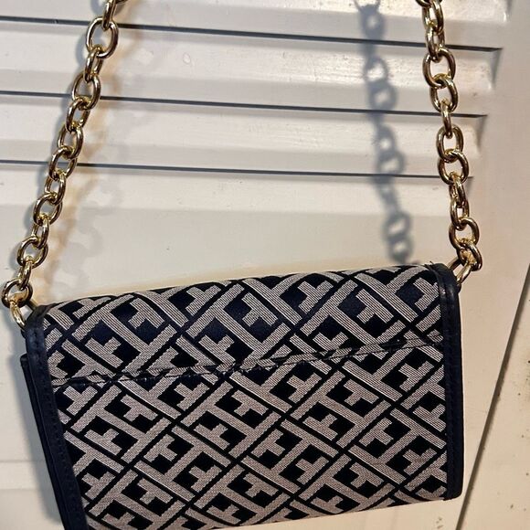 Tommy Hilfiger Monogram Crossbody | Chain Strap Shoulder Bag - Picture 6 of 10
